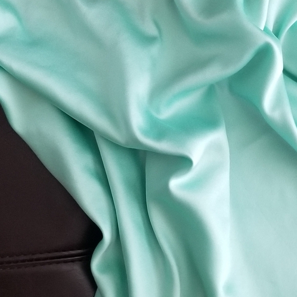 ❗Victoria's Secret Mint Baby Pink Lace Satin Night Gown Medium❗ - Picture 4 of 5